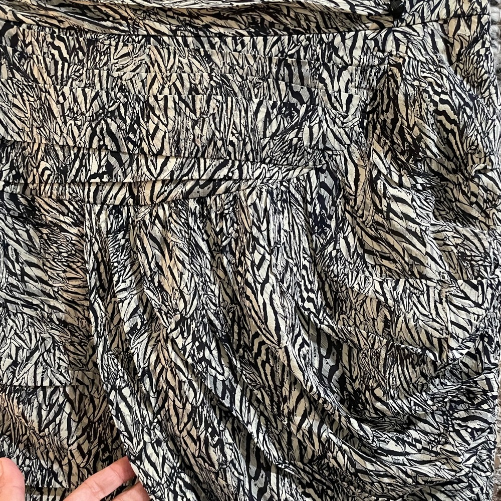 🐦‍⬛ EUC Leifsdottir Anthropologie pleated mini skirt sz 6 - Picture 2 of 10